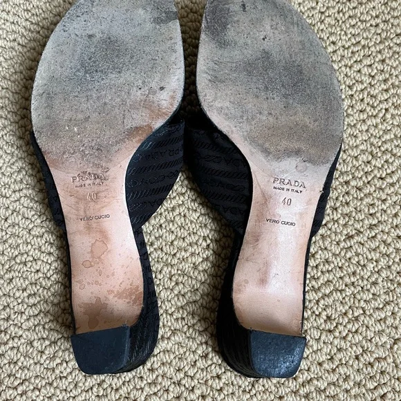 Prada Vintage Black Logo Toe-Post Sandals - Picture 14 of 16